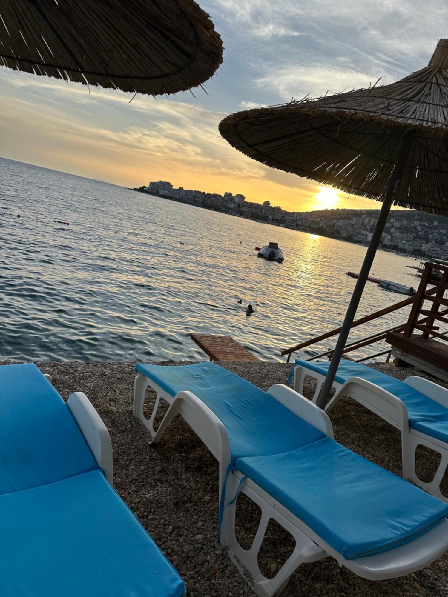Hotel Delfini Sarandë Exterior foto