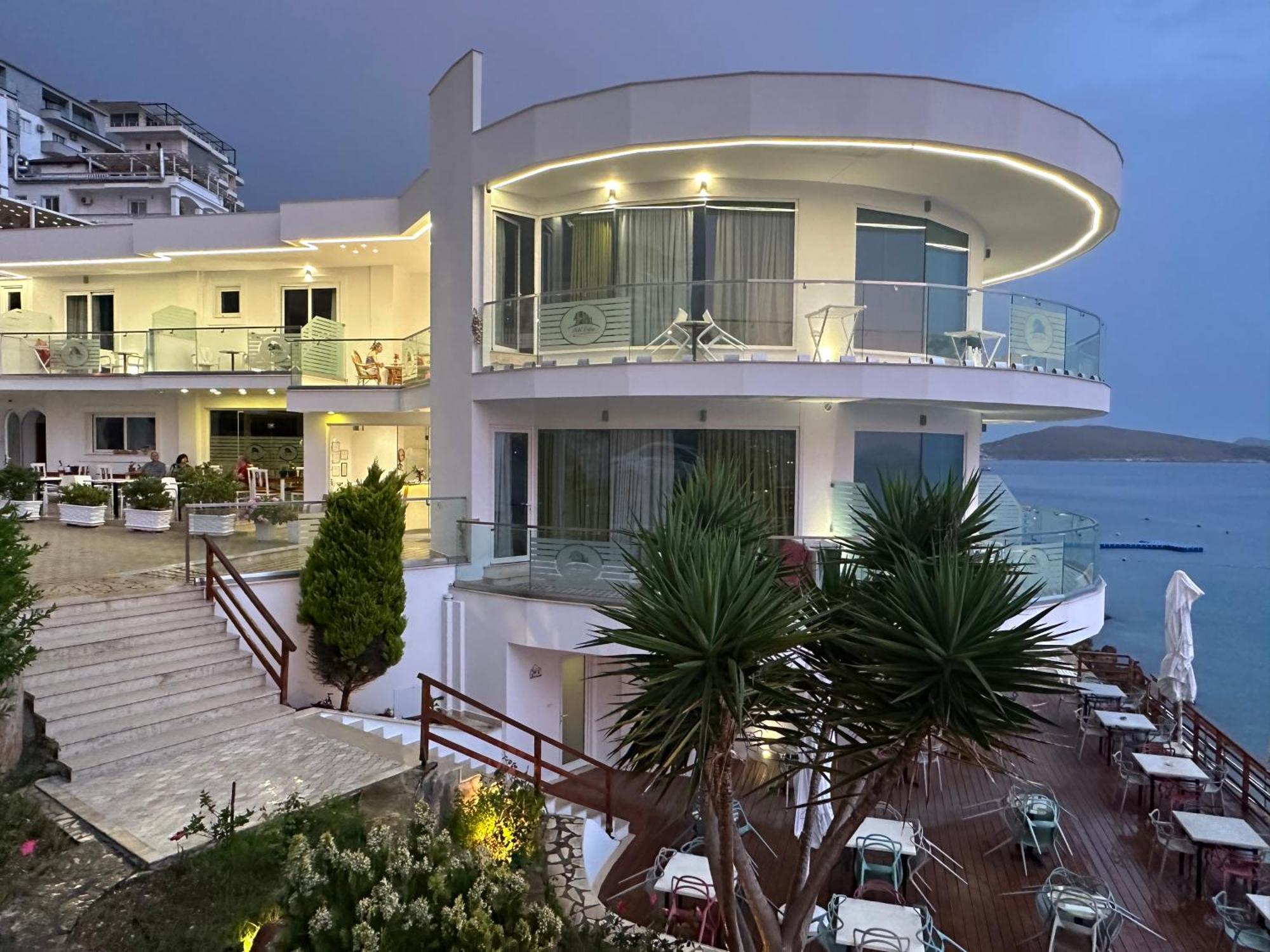 Hotel Delfini Sarandë Exterior foto