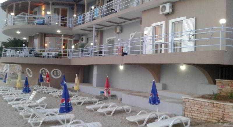 Hotel Delfini Sarandë Exterior foto